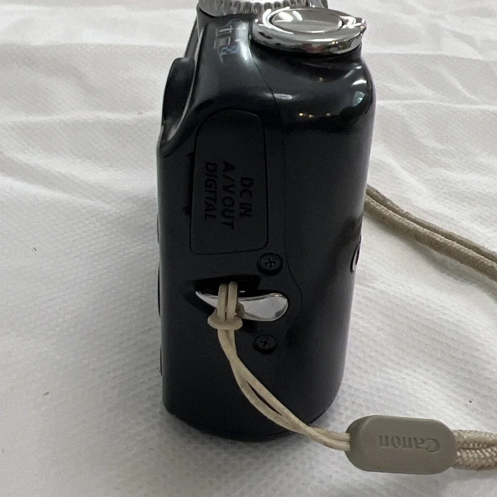 Canon PowerShot A1000 IS  10.0MP 4x Digital Camera PARTS ONLY